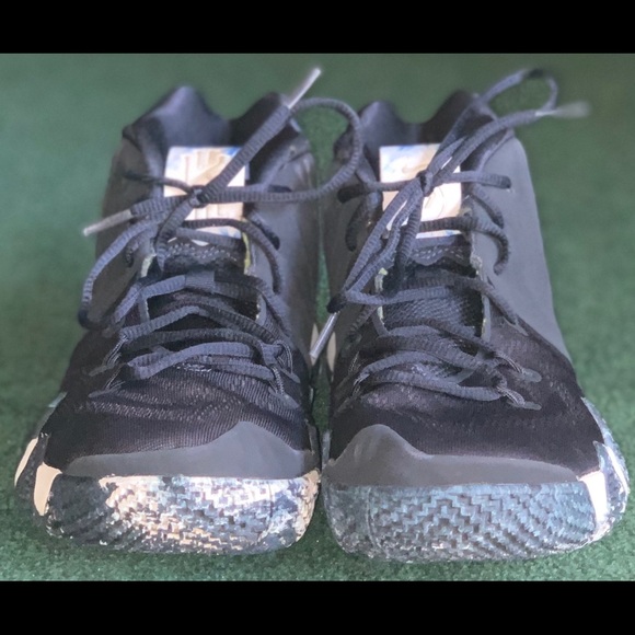 Kyrie 4 N7 Standing Rock - Picture 8 of 8